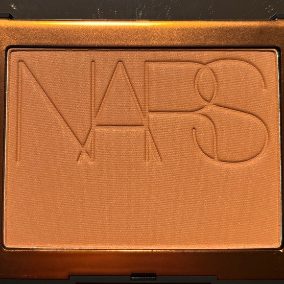 NARS Laguna Bronzing Powder - Picture 8 of 16